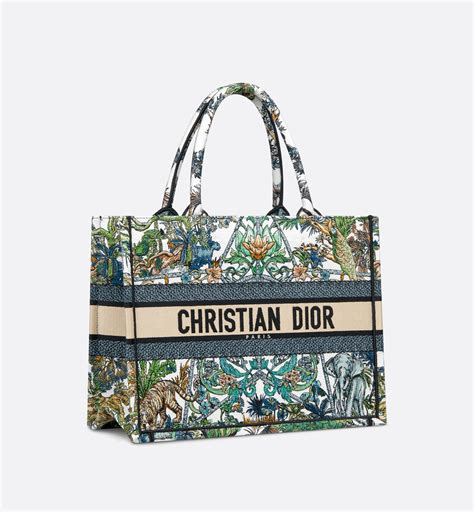 christian dior shopping bag.